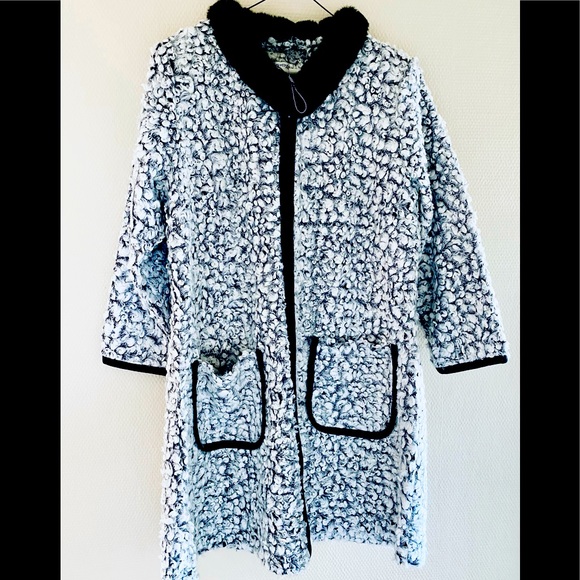 Sioni Jacket 🧥 - Picture 2 of 10